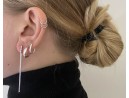 Langkettige Silberohrhänger mit drei Strängen und Strasssteinen