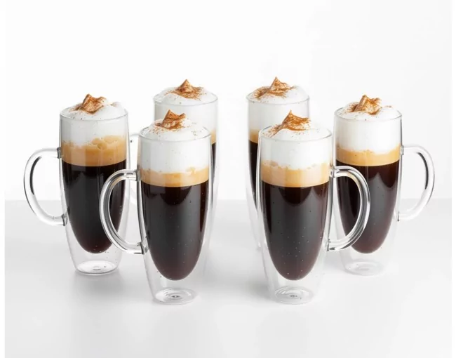 Doppelwandiges Glas mit Henkel 600 ml