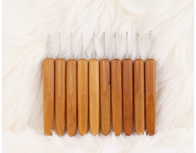 Crochet hooks bamboo and metal