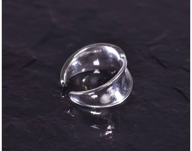 Kunstvoll durchwobener Silberring