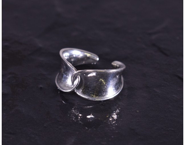 Kunstvoll durchwobener Silberring