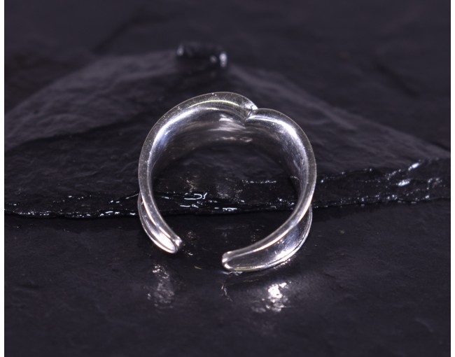 Kunstvoll durchwobener Silberring