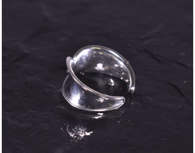 Kunstvoll durchwobener Silberring