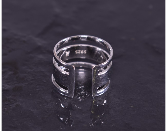 Silberring mit drei Ebenen offen