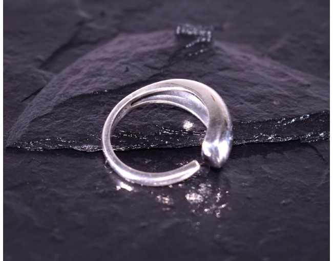 Glänzender Silberring modern offen