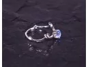 Offener Silberring mit blauem Kristall