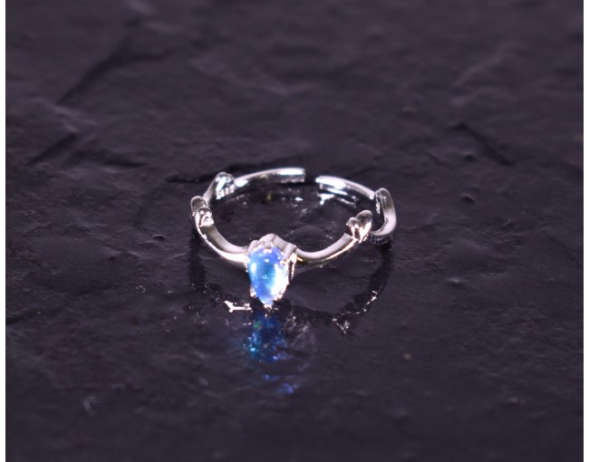 Offener Silberring mit blauem Kristall