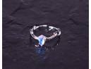 Offener Silberring mit blauem Kristall