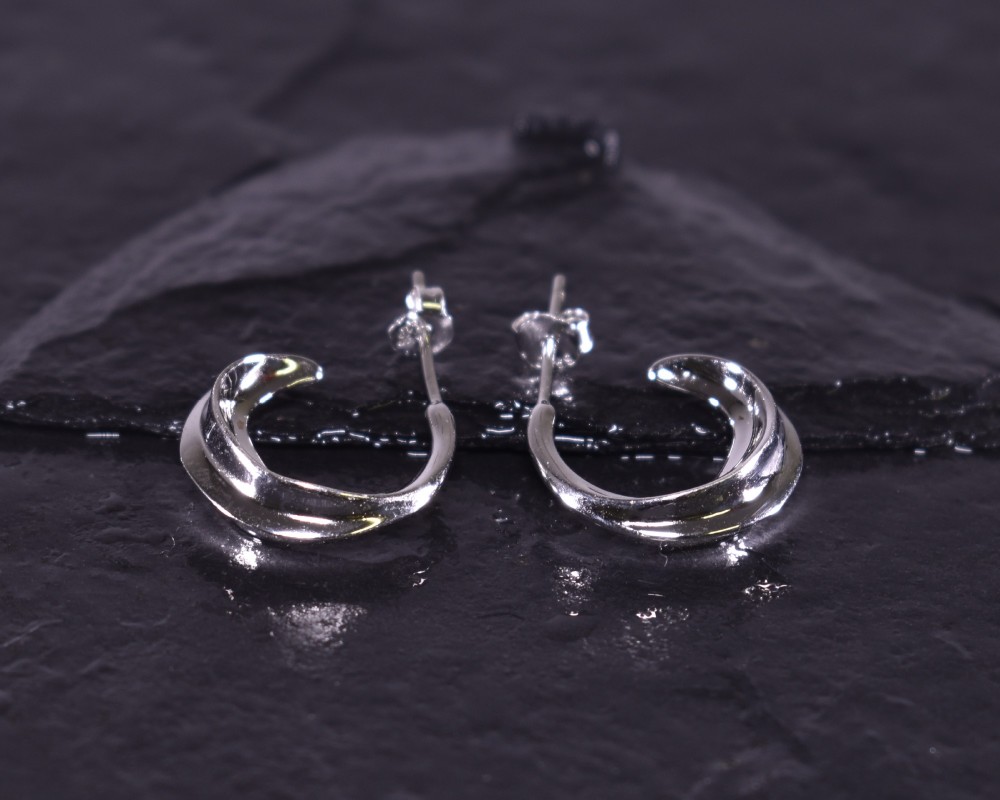 Anschmiegsame Silberohrstecker