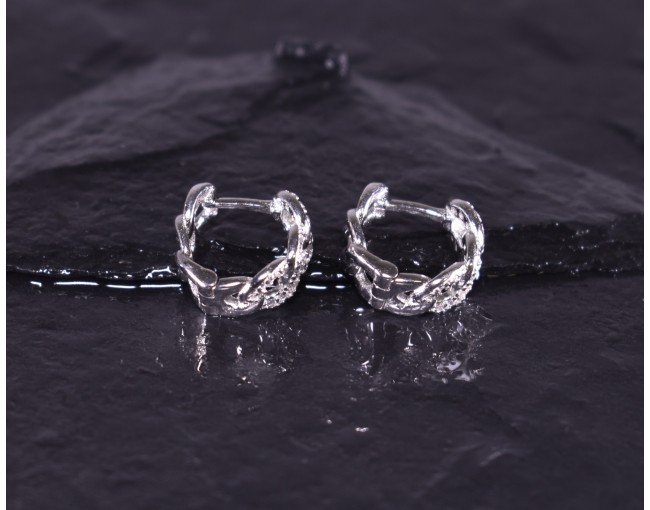 Detailreiche Silberohrringe mit Kettenmotiv und Zirkonen