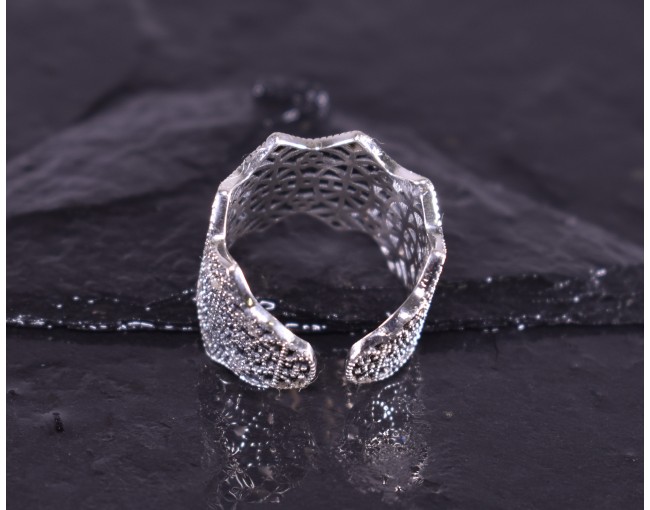 Detailreicher Vintage Silberringgnet