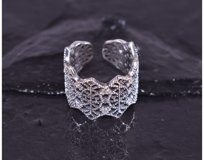 Detailreicher Vintage Silberringgnet