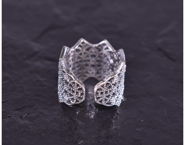 Detailreicher Vintage Silberringgnet