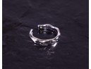 Elegant gewundener Silberring