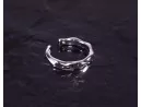 Elegant gewundener Silberring