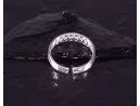 Filigraner Silberring mit angeordneten Kugeln