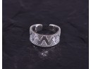 Geometrischer Silberring mit glattpolierten Kügelchen