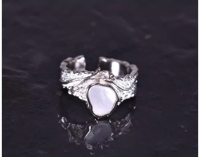 Glamourös romantischer Silberring
