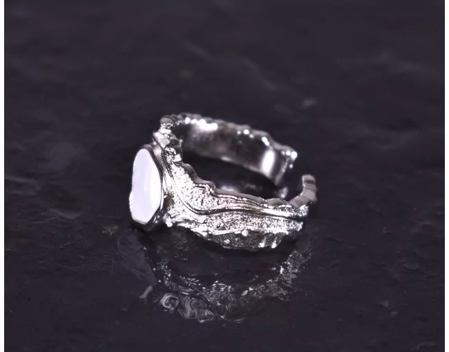 Glamourös romantischer Silberring
