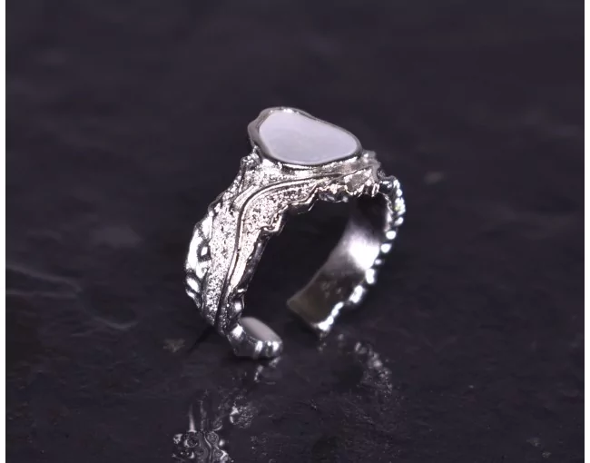 Glamourös romantischer Silberring
