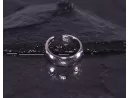 Glänzende Silberohrringe ohne piercing