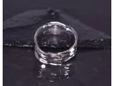 Glänzender Silberring mit schwungvollem Design