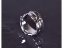 Glänzender Silberring mit schwungvollem Design