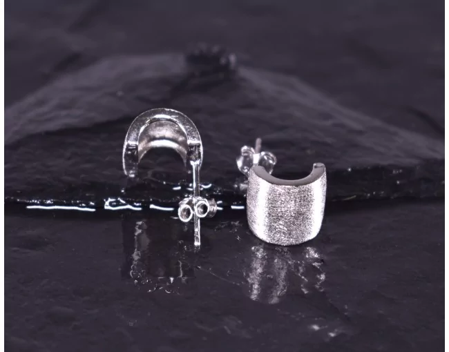 Grosse gebürstete Silberohrstecker