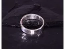 Klassischer Silberring mit glattpolierte Oberfläche