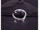 Modern designter Silberring mit markanter Farbgebung