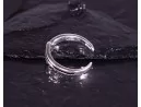 Modern designter Silberring mit markanter Farbgebung