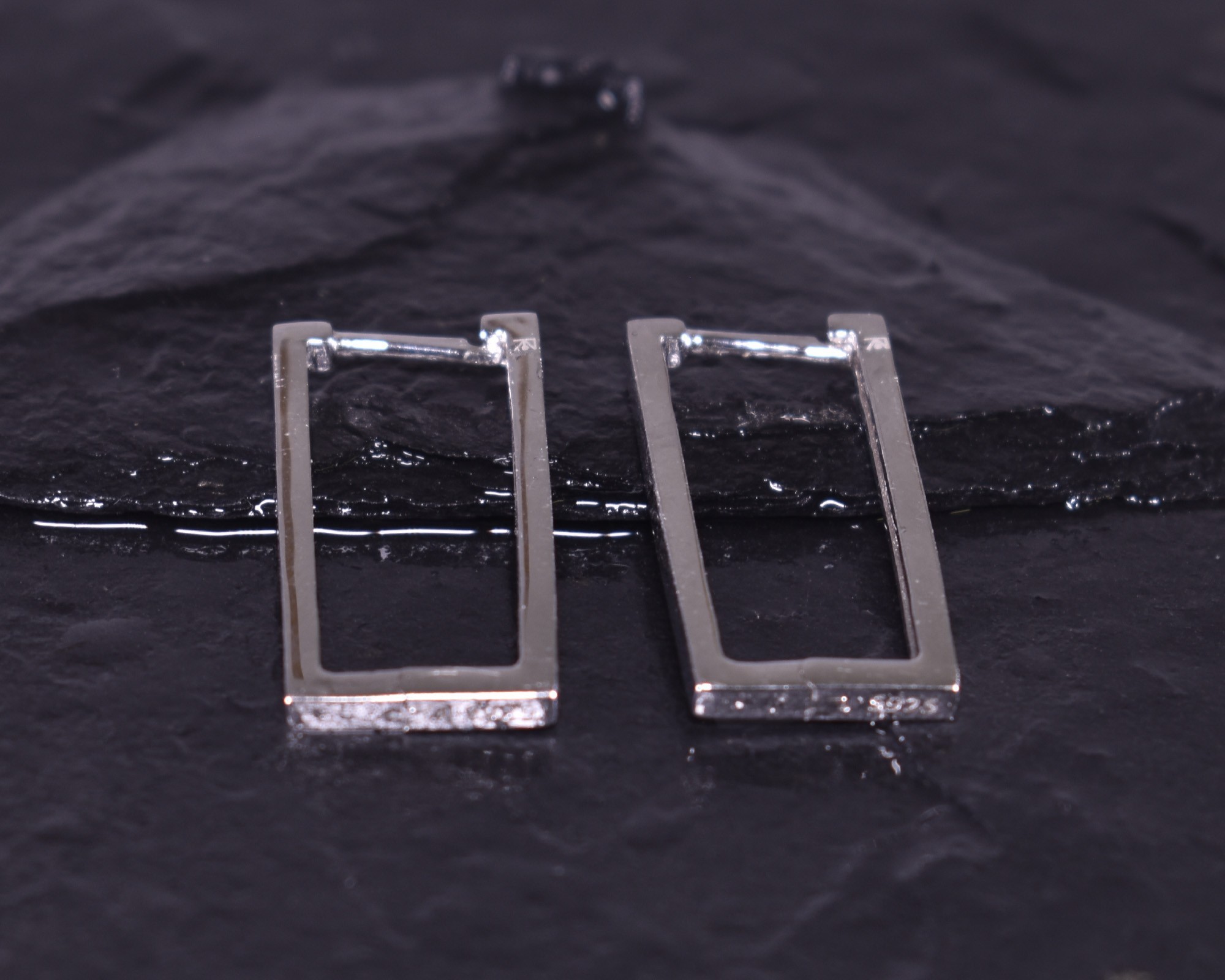 Moderne Silberohrringe mit rechteckiger Form