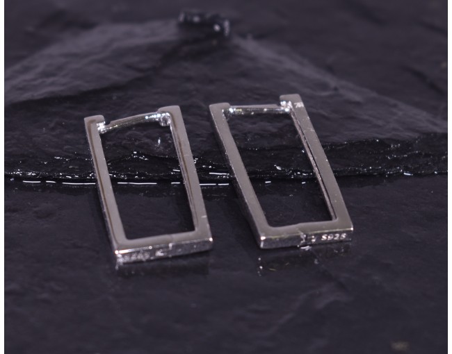 Moderne Silberohrringe mit rechteckiger Form