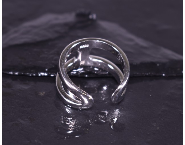Modischer Silberring offen