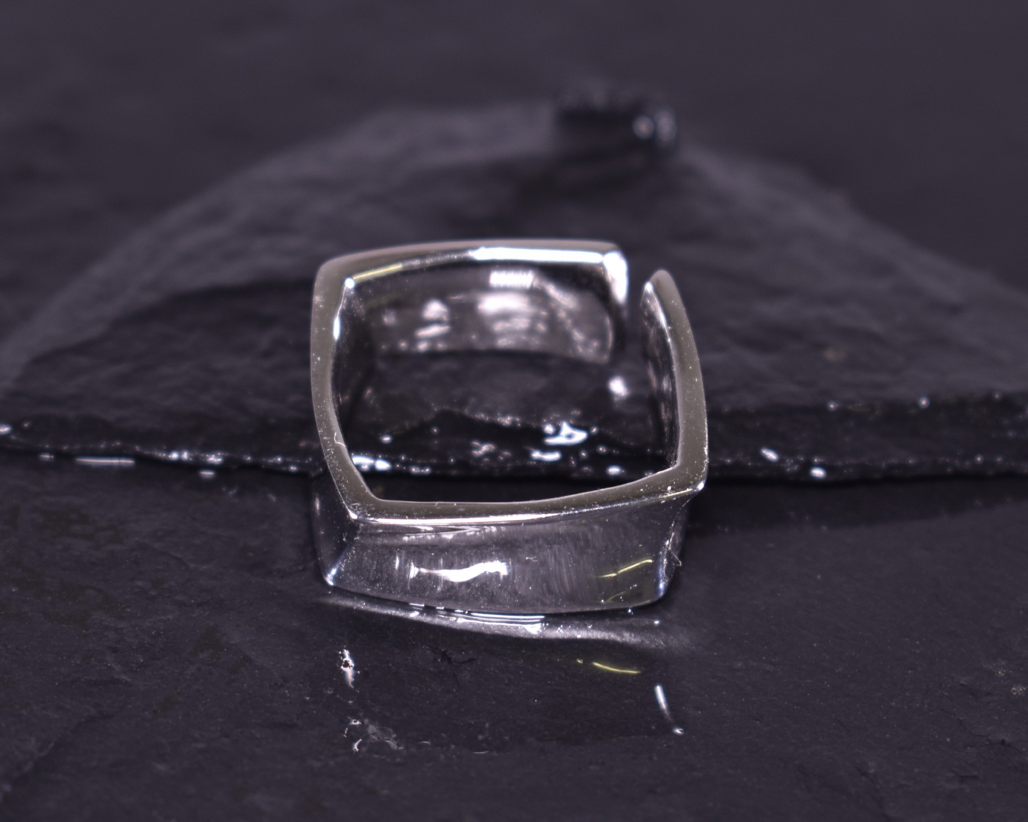 Quadratisch moderner Silberring offen