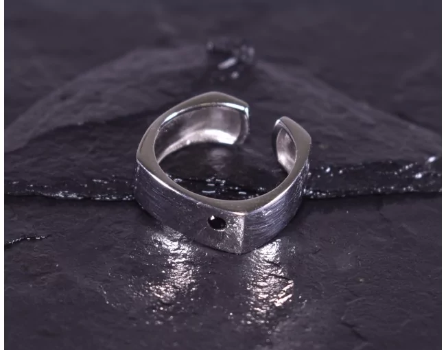 Quadratischer Silberring offen