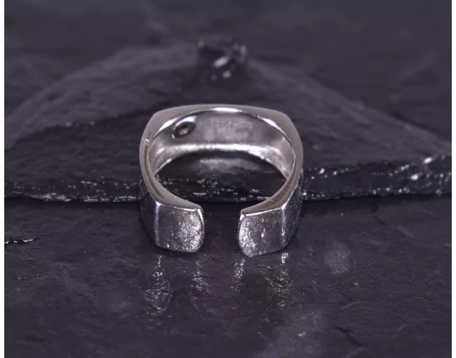 Quadratischer Silberring offen