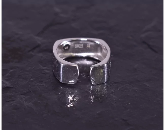 Quadratischer Silberring offen