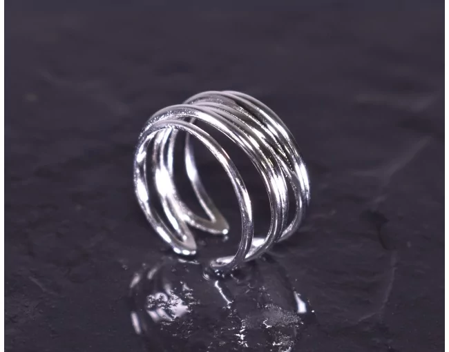 Raffinierter Silberring mehrschichtig