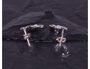 Rautenähnliche Silberohrstecker mit welligem Design