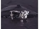 Rautenähnliche Silberohrstecker mit welligem Design