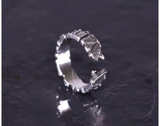 Rustikaler Silberring offen