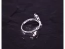 Schwungvoller Silberring mit Blumen Detail