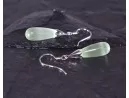 Silberohrhänger mit grünem Opal in Tropfenform