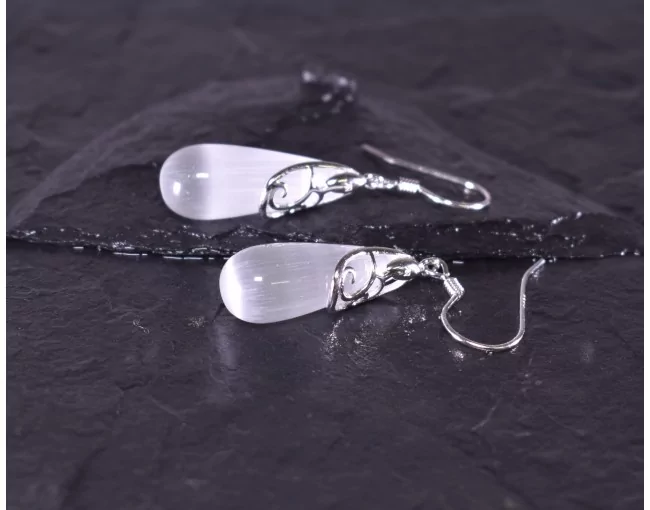 Silberohrhänger mit Katzenauge Opal