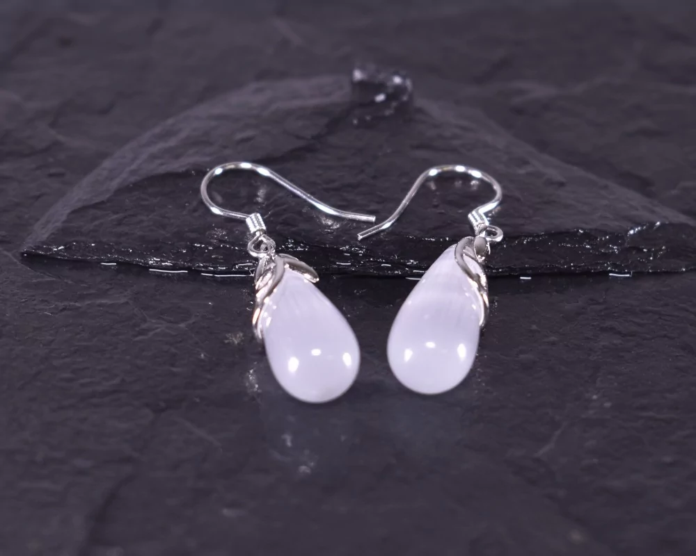 Silberohrhänger mit Katzenauge Opal