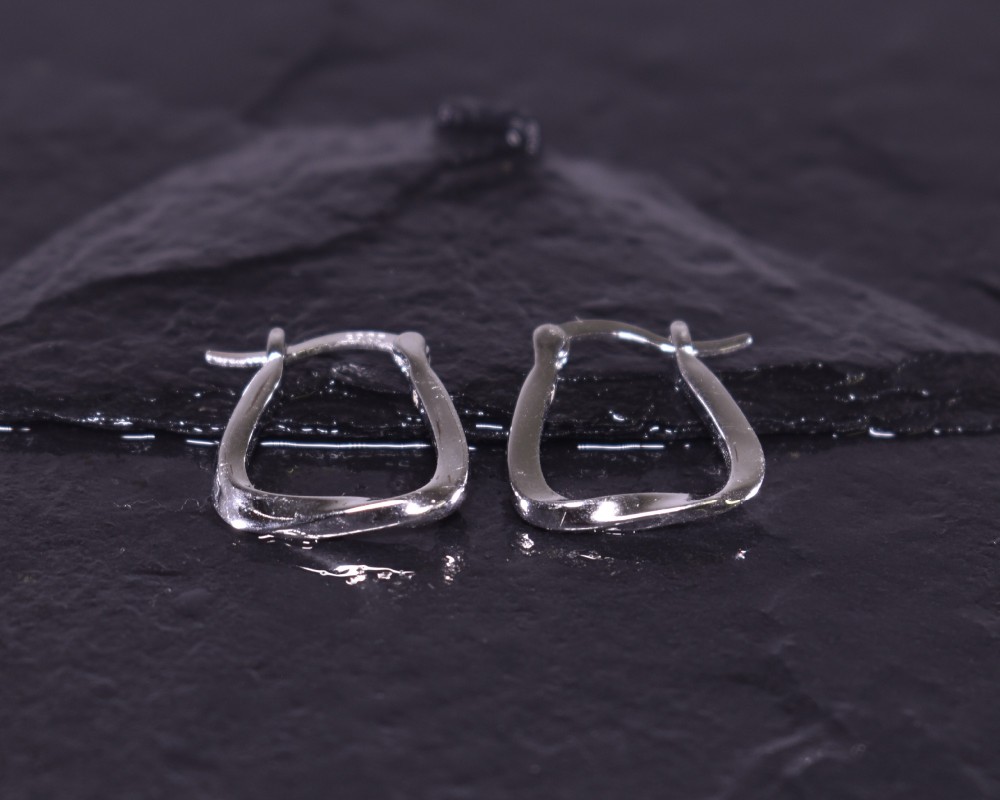 Silberohrringe in Trapezform