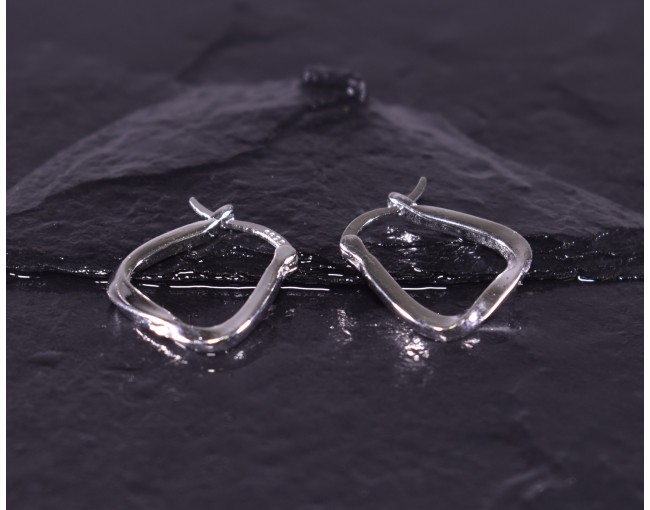 Silberohrringe in Trapezform
