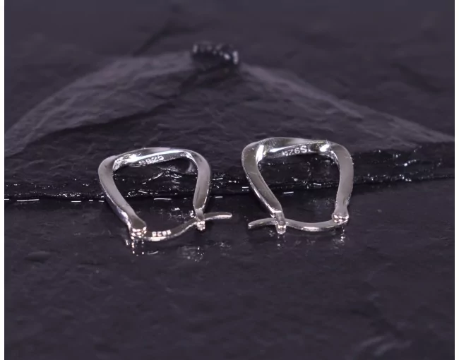 Silberohrringe in Trapezform