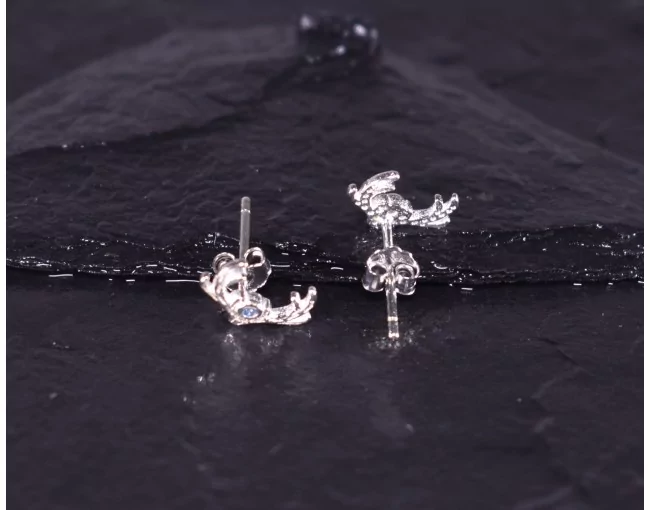 Silberohrstecker mit blauem Zirkon